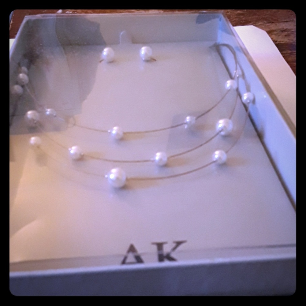 Anne Klein pearl necklace set